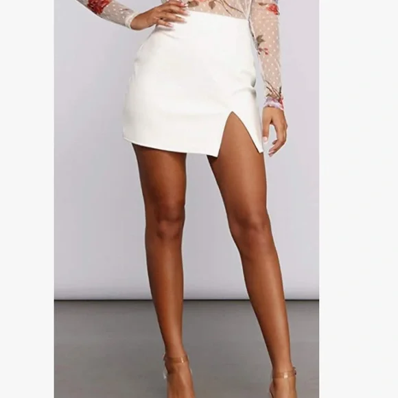High Waisted White Mini Skirt - Picture 2 of 2